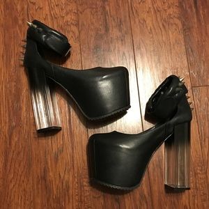 ***SOLD*** Unif Mary Chains Size 7 , 6, 6.5